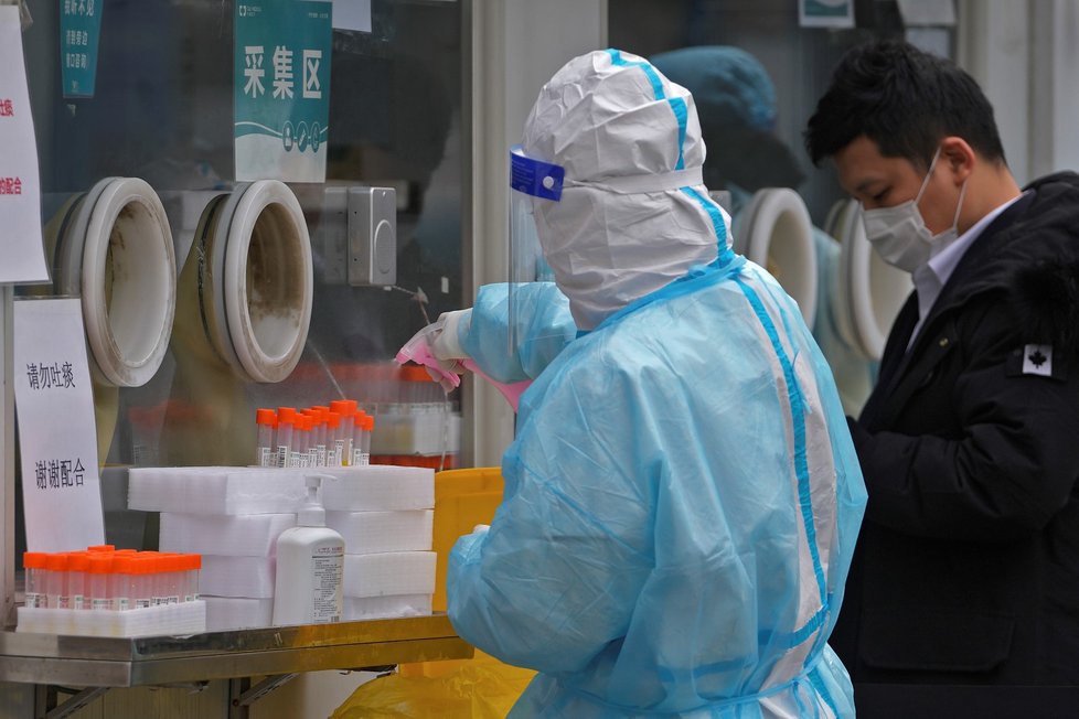 Testování na koronavirus v Pekingu (19.1.2022)