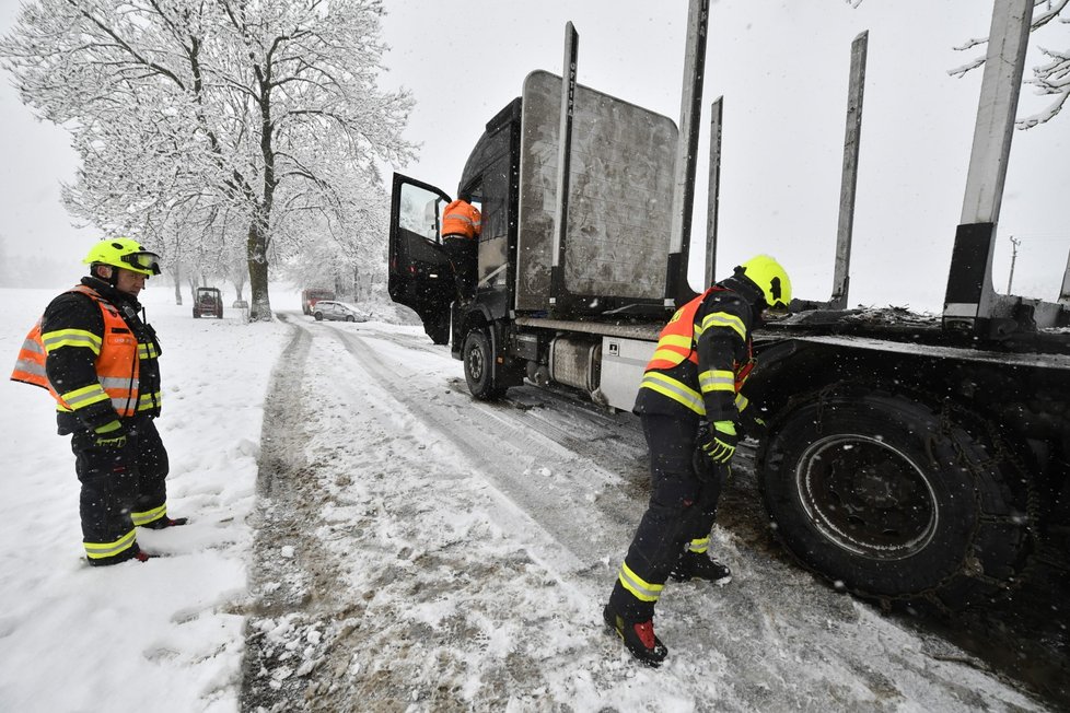 Sněhová kalamita na Pelhřimovsku (6.12.2022)