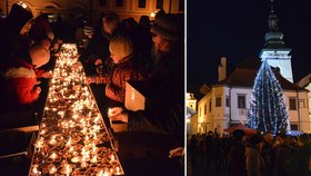 Pelhřimovské náměstí o Vánocích ovládly rozsvícené lodičky z vlašských ořechů!