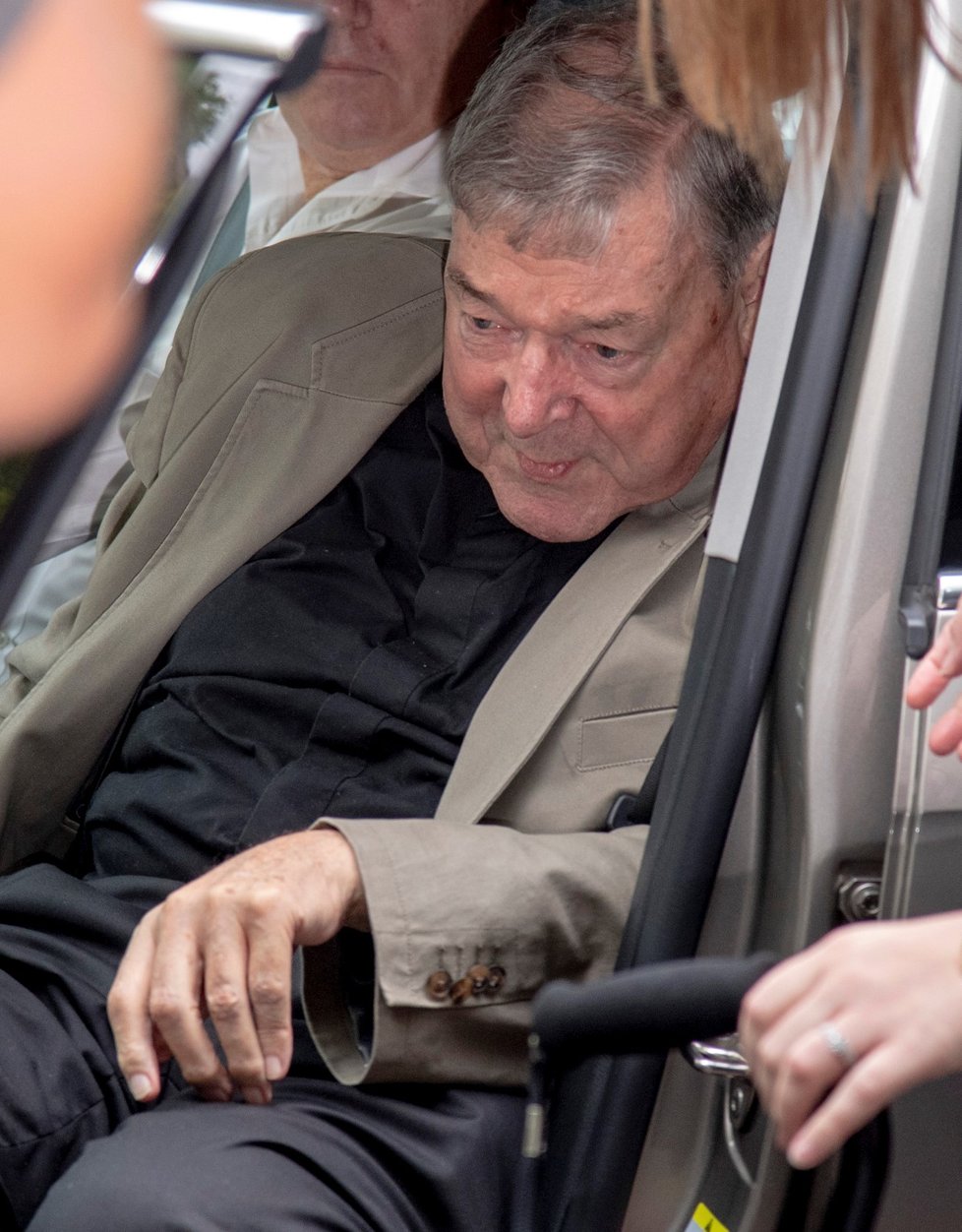 Podle soudu kardinál George Pell zneužíval chlapce. Jde tak o prvního vinného kardinála, který byl blízkým spolupracovníkem papeže.