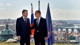 Premiér Andrej Babiš (vpravo) přijal 11. dubna 2018 v pražské Kramářově vile nového premiéra Slovenska Petera Pellegriniho.