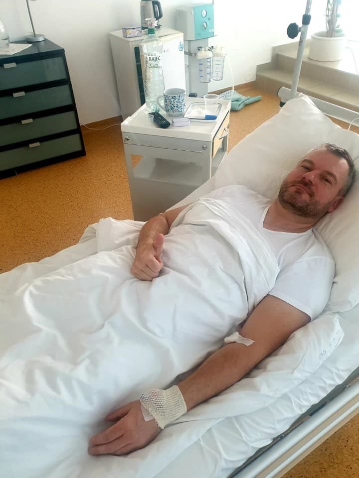 Premiér Slovenska Peter Pellegrini v nemocnici v Bratislavě