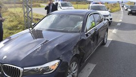 Slovenský premiér Peter Pellegrini měl nehodu. Do jeho limuzíny narazil jelen. Nikomu se nic nestalo. Při nehodě v autě vylétly airbagy, premiér jel preventivně do nemocnice.