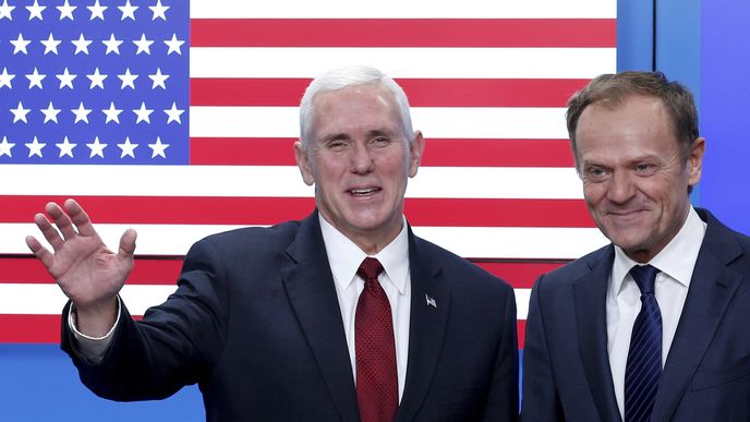 Viceprezident Mike Pence a předseda Evropské rady Donald Tusk,