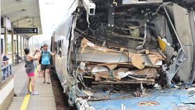 Pendolino, které se ve Studénce srazilo s kamionem, převezli z Bohumína do Prahy.