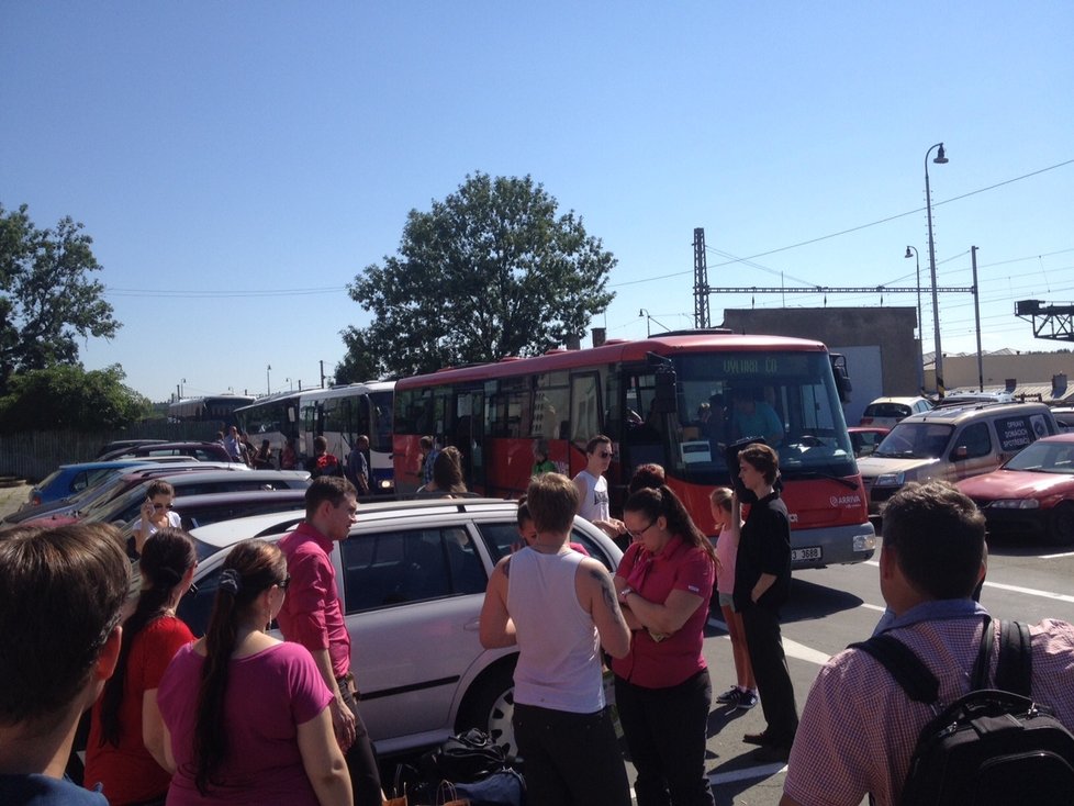 Cestující přepravovaly z Hranic na Moravě autobusy.