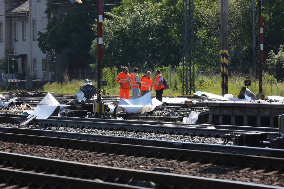 Nehodu pendolina u Studénky způsobil řidič nákladního vozidla.