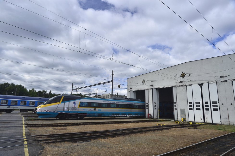 Pendolino dorazilo do pražského depa.