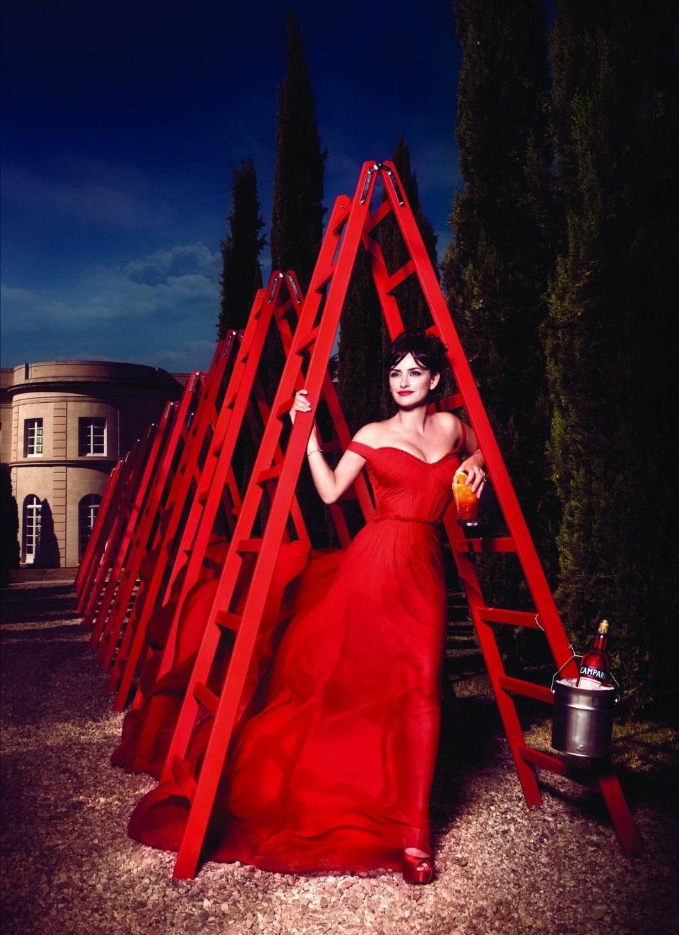 Penélope Cruz v kompletním kalendáři Campari 2013