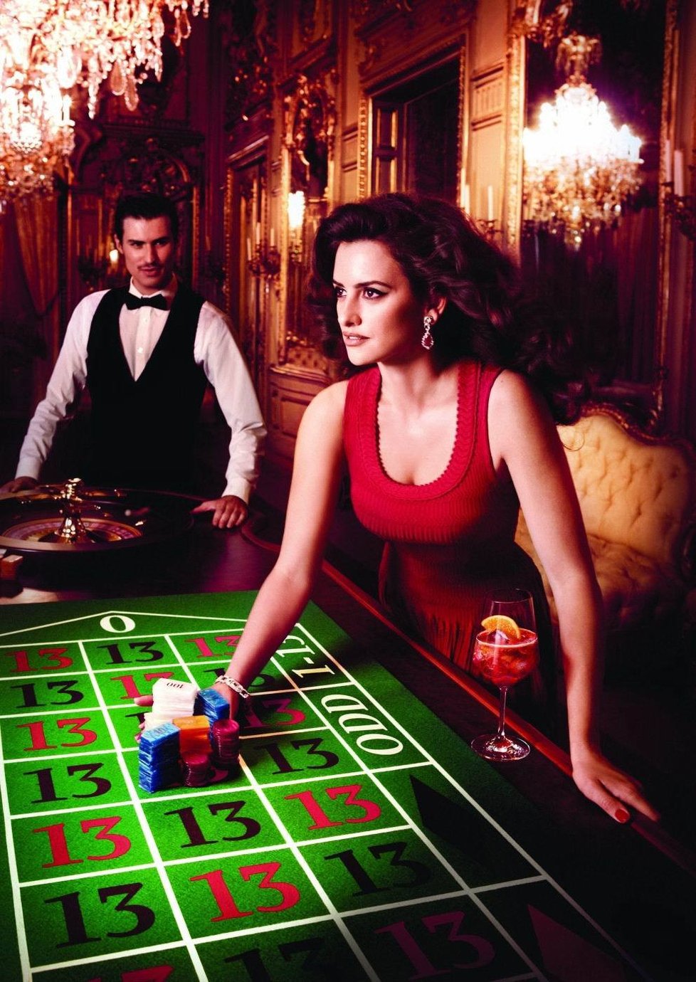 Penélope Cruz v kompletním kalendáři Campari 2013