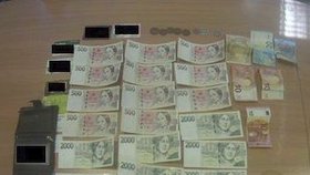 Poctivý školák v Brně odevzdal cizí peněženku, v níž se nacházelo více než 23 tisíc korun a 120 eur.