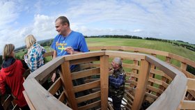 Heřmanice na Liberecku mají novou rozhlednu ve tvaru penisu