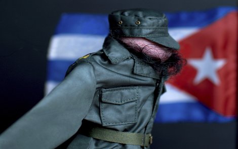 Penis v převlečku za Fidela Castra.