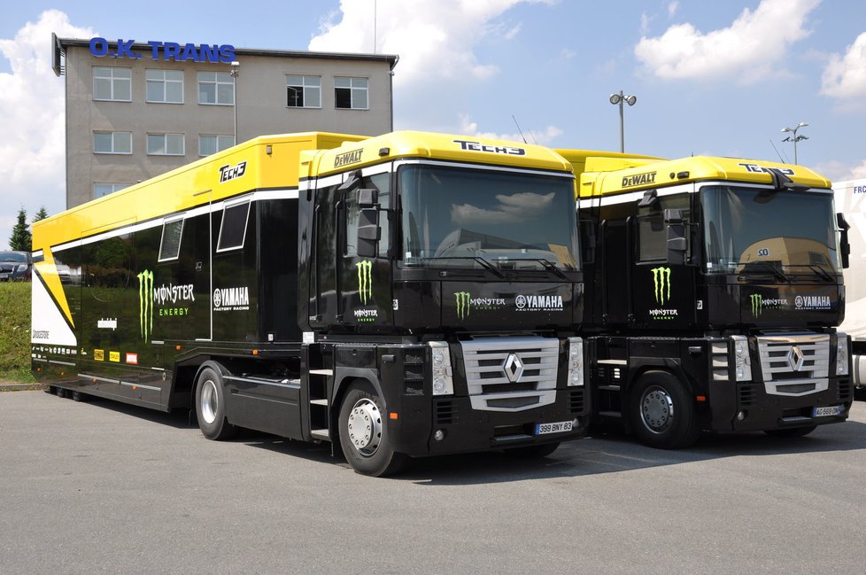 Monster Tech Yamaha, který jezdí v MotoGP, nechává odpočívat kamiony v Česku