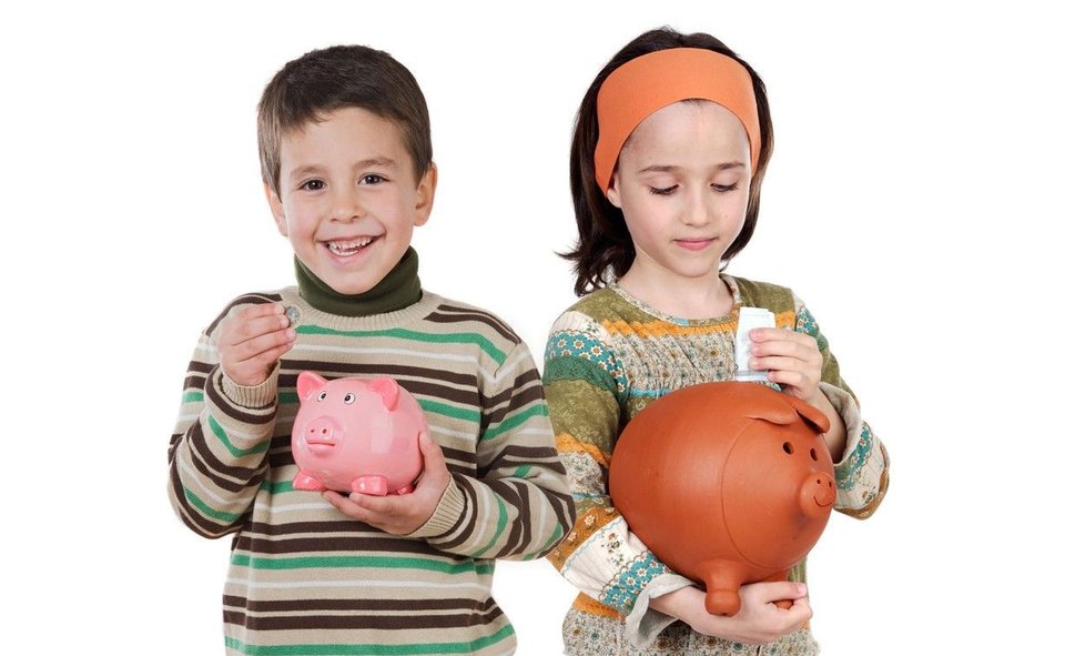 Jak děti naučit hospodařit s penězi? Nejdříve jim pořiďte pokladničku.