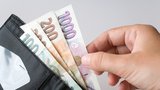 Šéfové šetří: 13. platy nejsou!