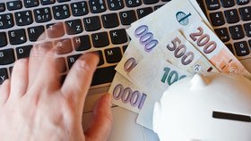 Vychytralý podvodníček z online-shopu: Peníze za vrácené zboží posílal na svůj účet