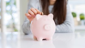 Velký horoskop financí na duben: Která znamení přijdou k penězům?