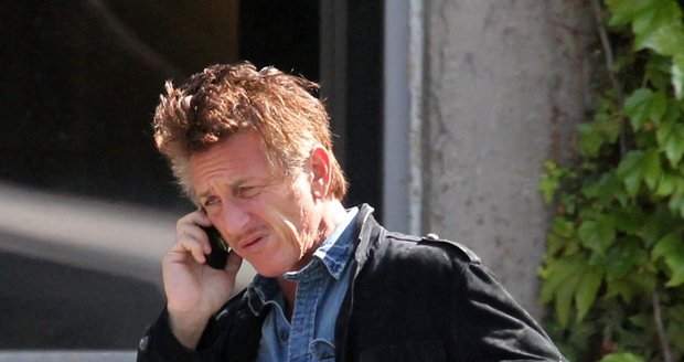 Sean Penn vypadá zanedbaně