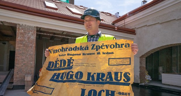Uložení schránky do nuselského pivovaru.