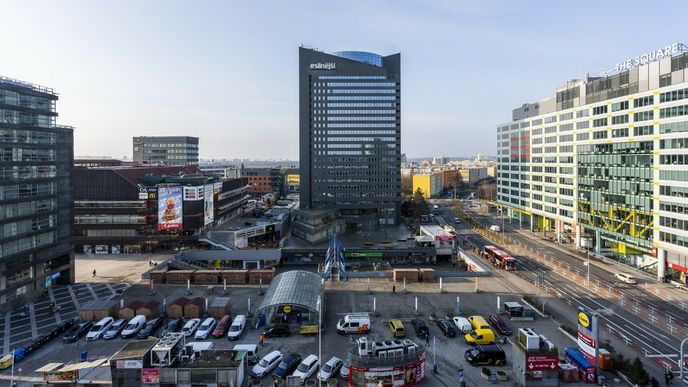 Penta buď přestaví stávající sídlo České spořitelny, nebo postaví úplně nový mrakodrap. Penta buď přestaví stávající sídlo České spořitelny, nebo postaví úplně nový mrakodrap.