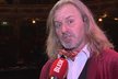 Drsný rocker Pepa Vojtek: Hraje starce a zpívá Gottovy hity!