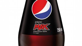 Z plechovky, nebo z něčeho jiného? Jak se humrovi dostalo na klepeto logo Pepsi, zůstává záhadou.