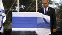 Izraelský premiér Benjamin Netanjahu nad rakví Šimona Perese