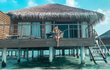Eva Perkausová uvízla na Maledivách