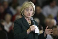 Clintonová nechala odstranit tajné označení dokumentů, kvůli technickým potížím