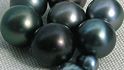 Černé perly jsou díky své vzácnosti a netradiční barvě nejdražší