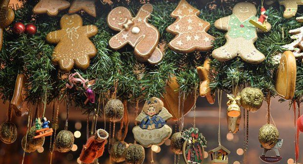 Vánoční ozdoby na stromeček: Ovoce, modurit a perníkové Vánoce