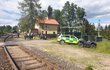 Vlakové neštěstí u Perninku na Karlovarsku si vyžádalo oběti na životech a mnoho zraněných.