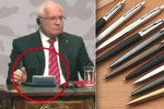Václav Klaus proslavil kuličkové pero