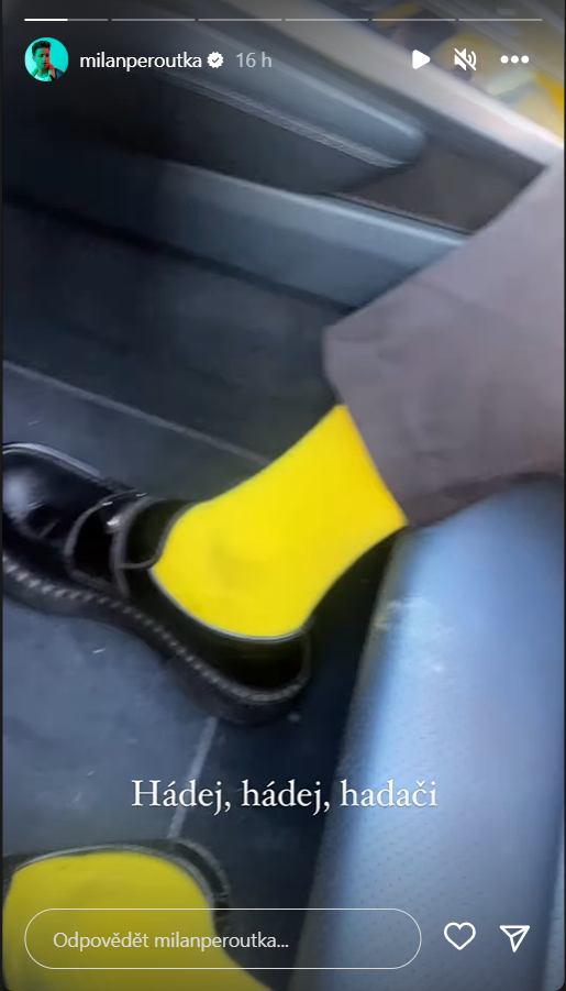 Do žluté barvy kluci sladili i ponožky.