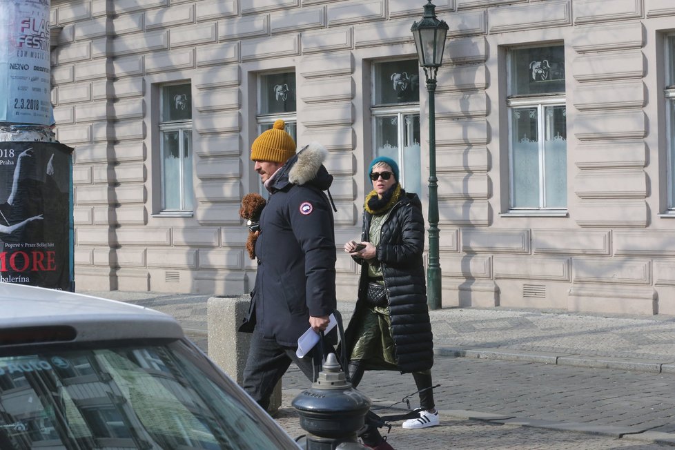 Katy Perry přiletěla do Prahy za Orlandem Bloomem