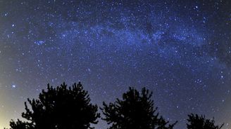 Dnes v noci nastane každoroční nebeská podívaná, vyvrcholí meteorický roj Perseid 