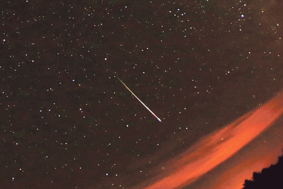 Letošní pozorování Perseid bude kazit zářící Měsíc v úplňku.