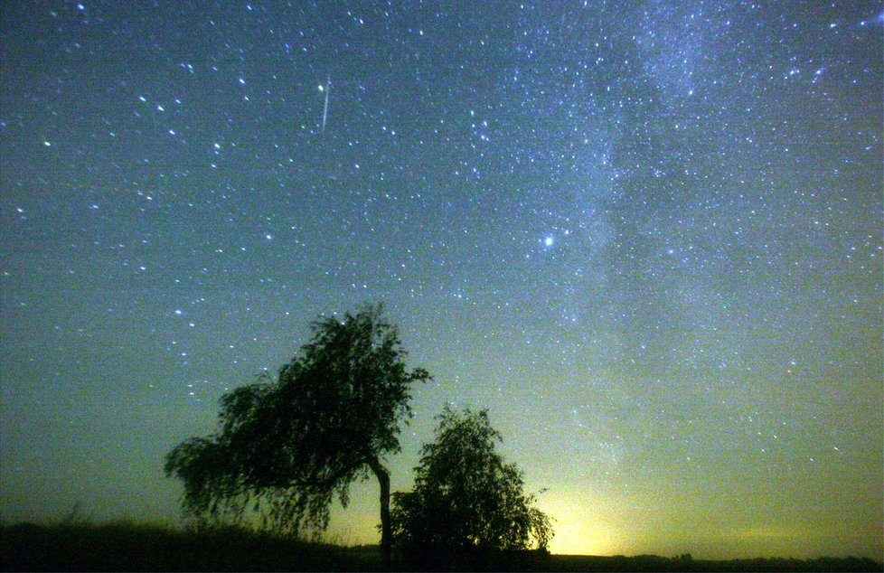 Letošní pozorování Perseid bude kazit zářící Měsíc v úplňku.