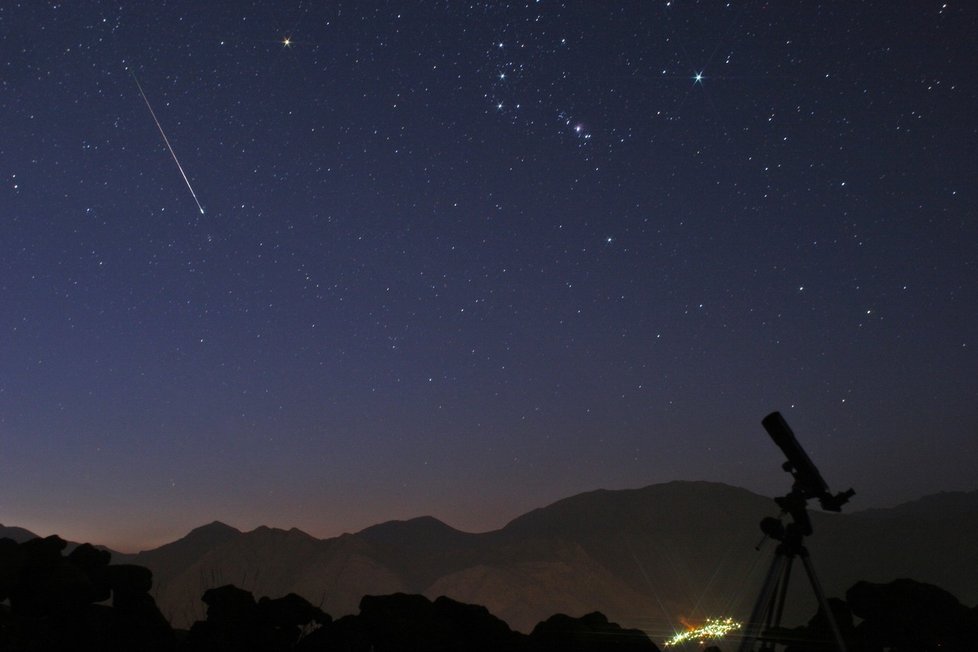 Letošní pozorování Perseid bude kazit zářící Měsíc v úplňku.