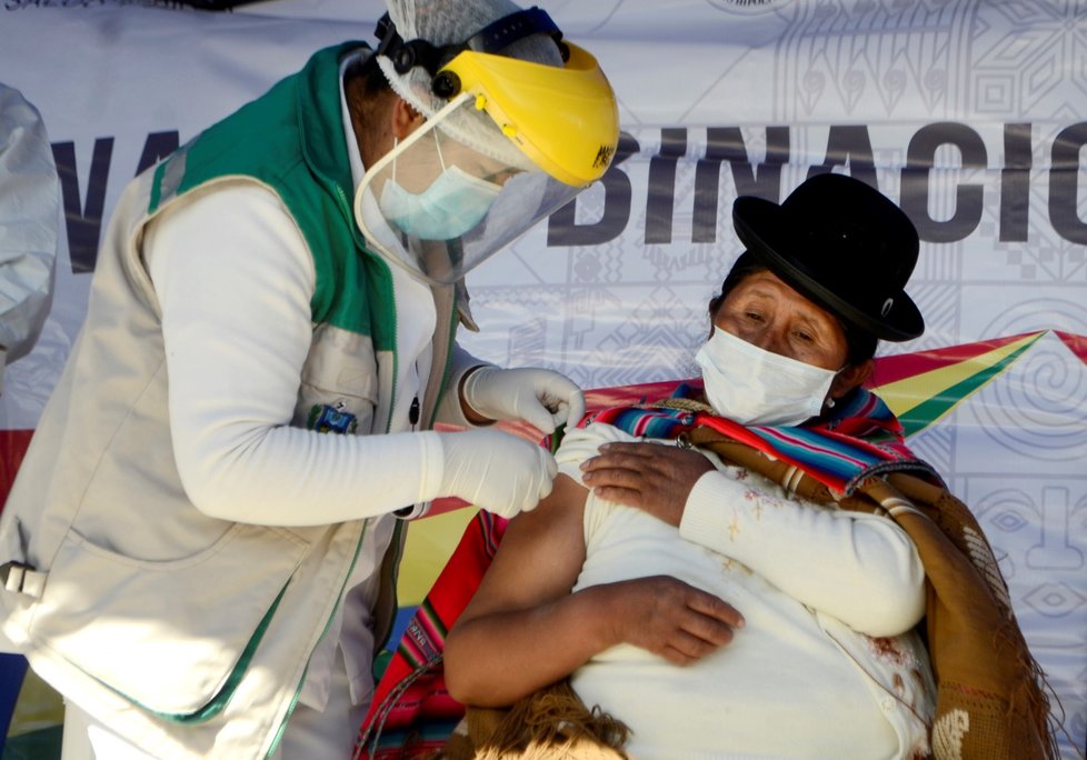 Desaguadero, Bolívie: očkování obyvatel, kteří za prací překračují nedalekou hranici s Peru.