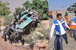 Nejméně sedm lidí přišlo o život a tucet utrpěl zranění poté, co se do propasti na severu v Peru zřítil autobus převážející fotbalový tým složený z žáků mladších 14 let. (ilustrační foto)