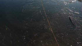 Záchrana australského ovčáka Bruna z ledu