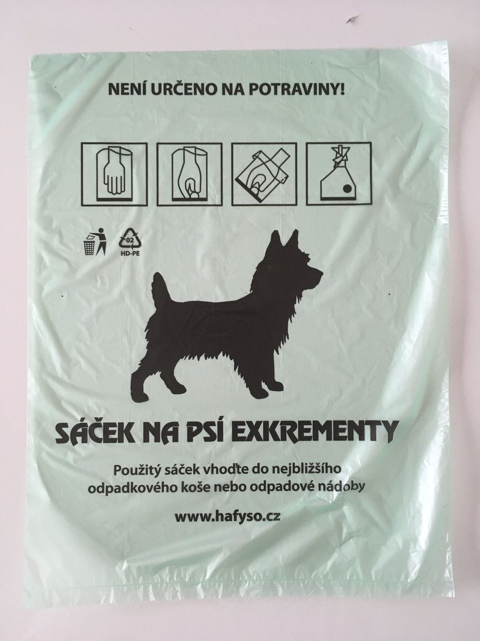Řádně vyhozené exkrementy pražských psů končí ve spalovně, vzniká z nich energie.