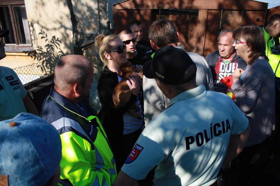 Pochod doprovázeli policisté