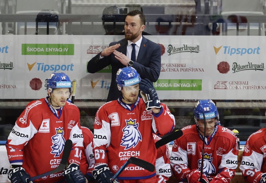 2021 - Uvedení do role šéftrenéra českého hokeje a kouče reprezentace se nelíbilo všem.