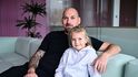 Lukáš Pešek s dcerou