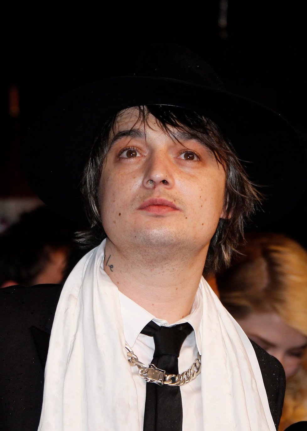 Pete Doherty se často dívá nepřítomným pohledem