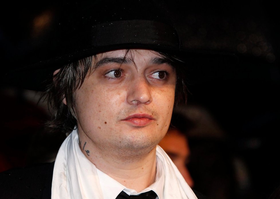 Pete Doherty nevypadá příliš vábně...