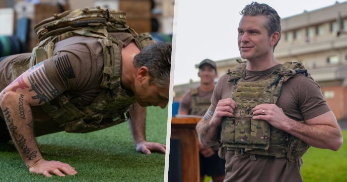 Americký ministr obrany Pete Hegseth pobouřil svým tetováním (28.3.2025).